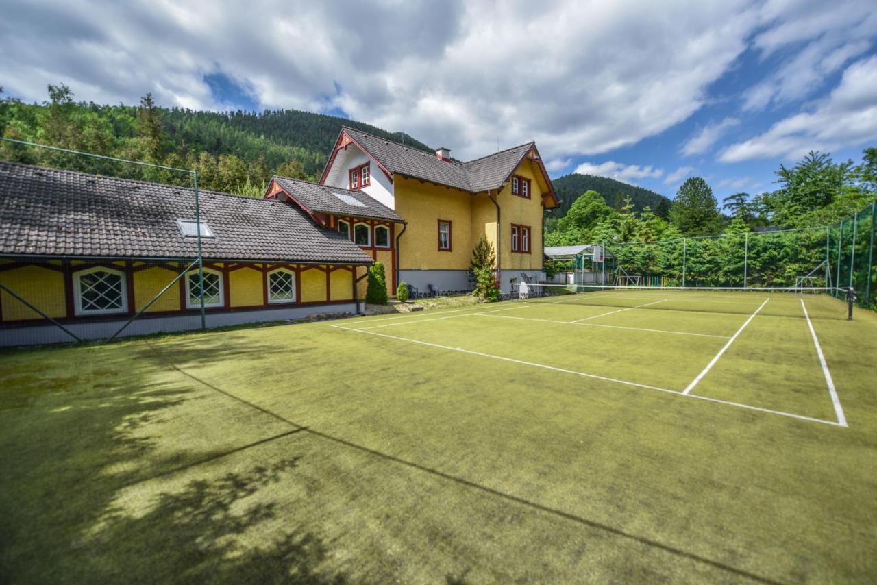 Vila Maria Hotell Tatranská Kotlina Exteriör bild